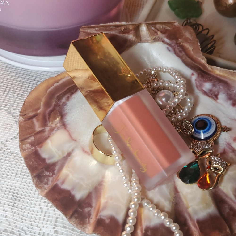 Pretty as a peach  (lipstick)